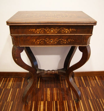 Antique French Charles X style Dressing Table from the 1800s in mahogany with inlays