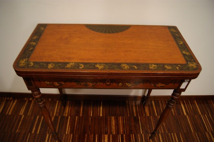 Antico tavolo da gioco stile Sheraton con pitture del 1800 inglese