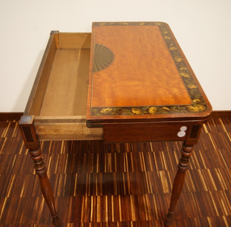 Antico tavolo da gioco stile Sheraton con pitture del 1800 inglese