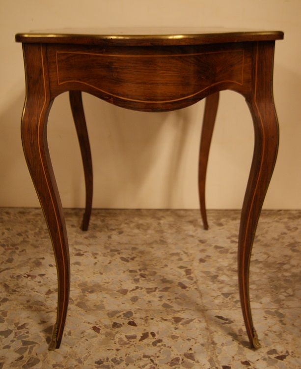 Antico tavolo da salotto francese del 1800 intarsiato