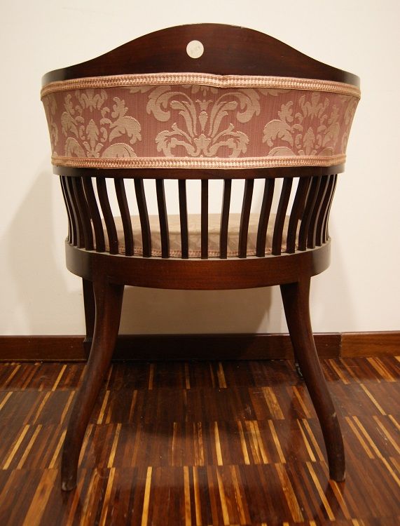 Antica poltroncina inglese del 1800 stile vittoriano in mogano