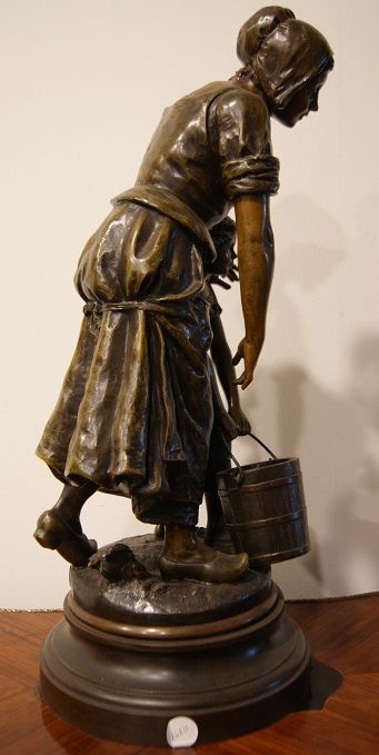 Scultura in Zamak di Émile Nestor Joseph Carlier (1849-1927) raffigurante donna con bambina