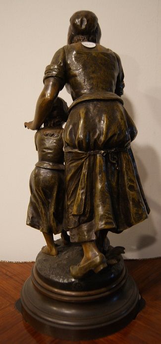 Scultura in Zamak di Émile Nestor Joseph Carlier (1849-1927) raffigurante donna con bambina