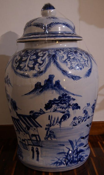 Grande vaso in ceramica con decorazioni orientali