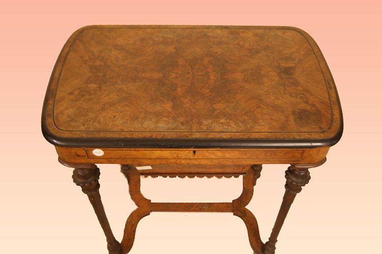 Antico tavolino da lavoro stile vittoriano con intarsi