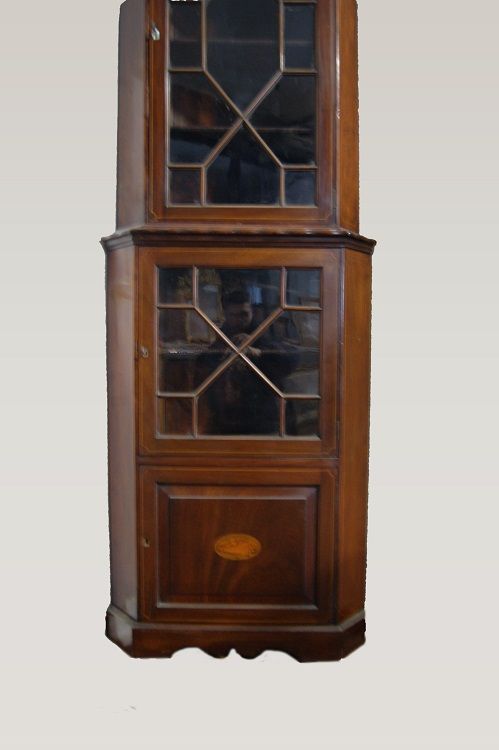 Antica angoliera vittoriano in legno di mogano del 1800 con ante a vetri stile Vittoriano con intarsi 