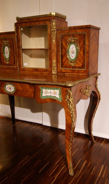 Antico scrittoio bonheur du jour stile Luigi XV con bronzi e Sevres