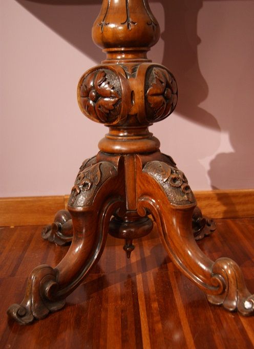 Antico tavolino da gioco del 1800 in radica con intagli