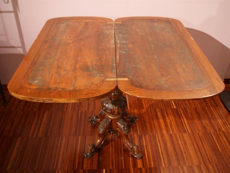 Antico tavolino da gioco del 1800 in radica con intagli