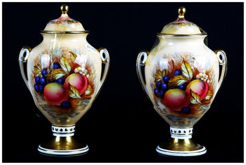 Pair of porcelain potiches with polychrome decorations - Aynsley brand