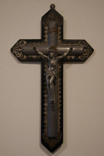 Italienisches Metallkreuz mit Holz-Querbalken aus dem frühen 20. Jahrhundert