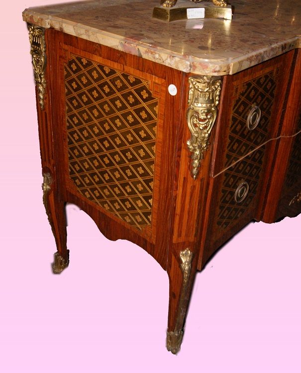 Antico comò del 1800 Luigi XV intarsiato con bronzi e marmo