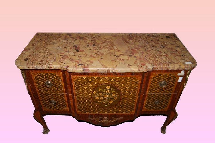 Antico comò del 1800 Luigi XV intarsiato con bronzi e marmo