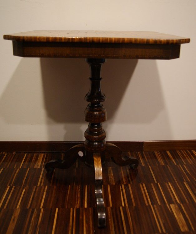 Antico tavolino sorrentino del 1800