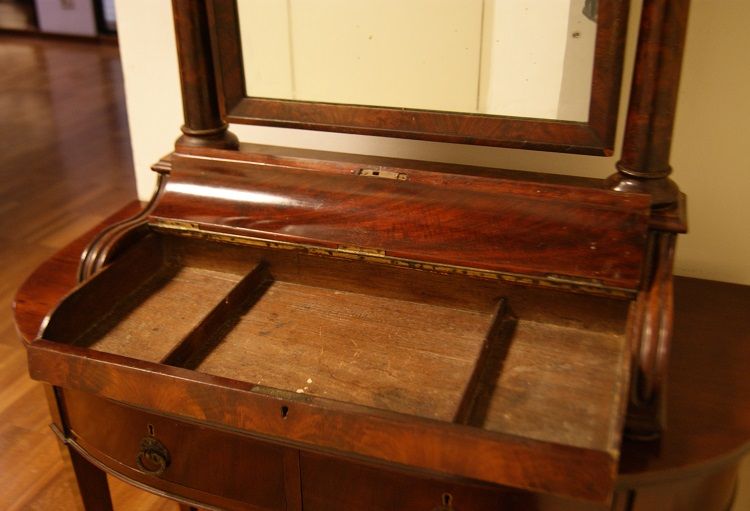 Antica specchiera oscillante del 1800