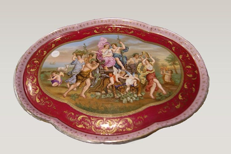 Antico vassoio Manifattura Vienna decorato con personaggi