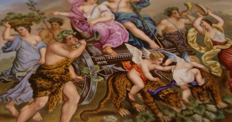 Antico vassoio Manifattura Vienna decorato con personaggi
