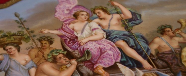 Antico vassoio Manifattura Vienna decorato con personaggi