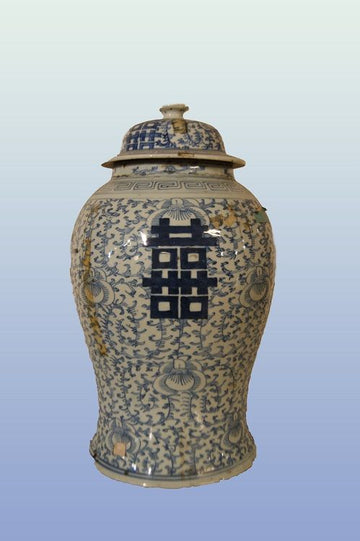 Ancient putisce from the early 1800s in decorated Chinese porcelain
