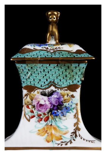 Vase mit Deckel aus weißem und grünem Porzellan