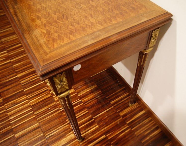Antico tavolino da gioco francese del 1800 con bronzi