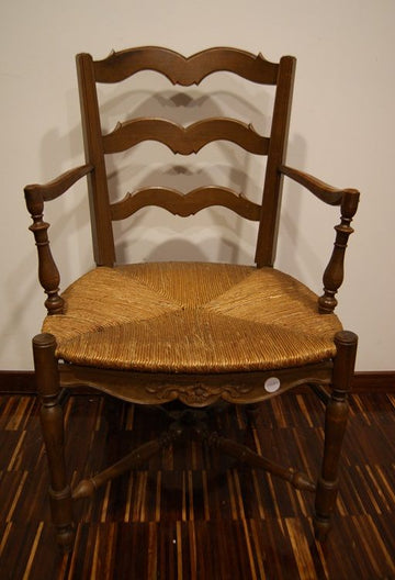 Paire de fauteuils antiques en cannage des années 1800