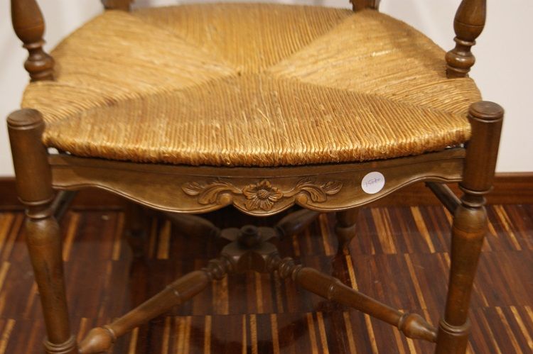 Coppia di antiche poltroncine incannate del 1800