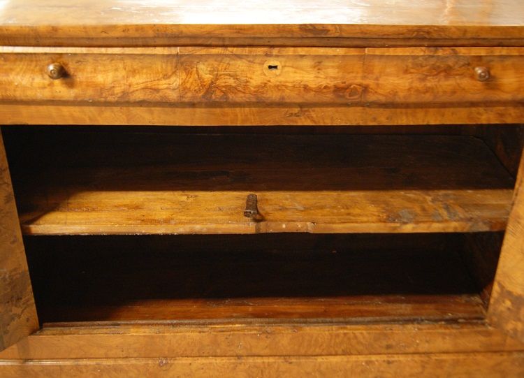 Antica credenza francese Luigi Filippo del 1800 in radica di olmo