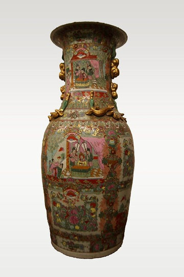 Grand vase ancien en porcelaine chinoise à décor de scènes