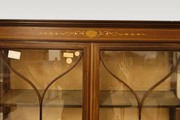 Victorian display cabinet from the 19th century in mahogany with inlays