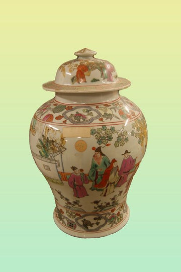 Vase antique chinois en porcelaine blanche avec personnages