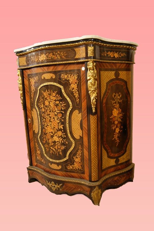 Credenza francese Luigi XV del 1800 intarsiata e bronzi