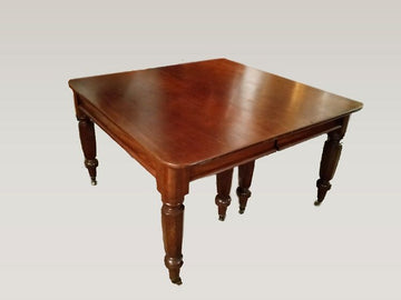Antique 19th century Victorian extendable table in mahogany