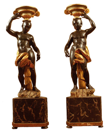 Paire d'extraordinaires Maures en bois peint, italiennes des années 1600