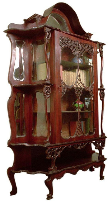 Vitrine anglais de 1800 en acajou Art Nouveau avec sculptures du 19ème siècle