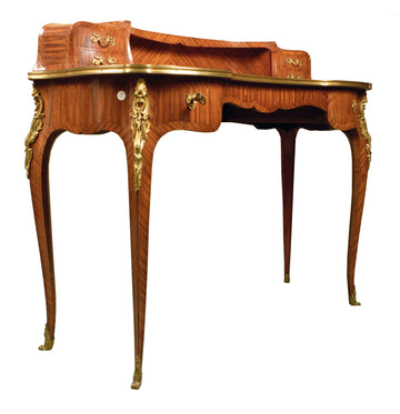 Bureau ancien en forme de haricot des années 1800 en satinier bois de rose