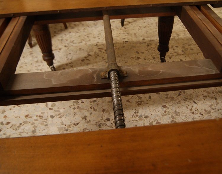Antico tavolo quadrato allungabile del 1800 inglese in noce