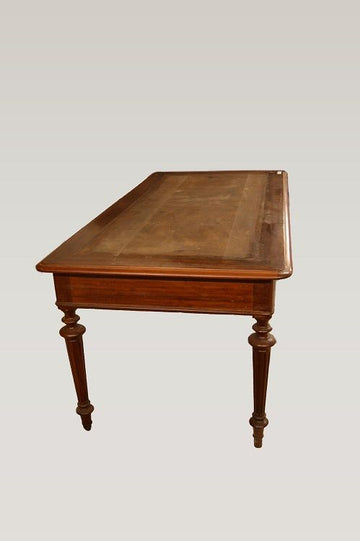 Elegant French writing desk from the 19th century in Louis Philippe mahogany