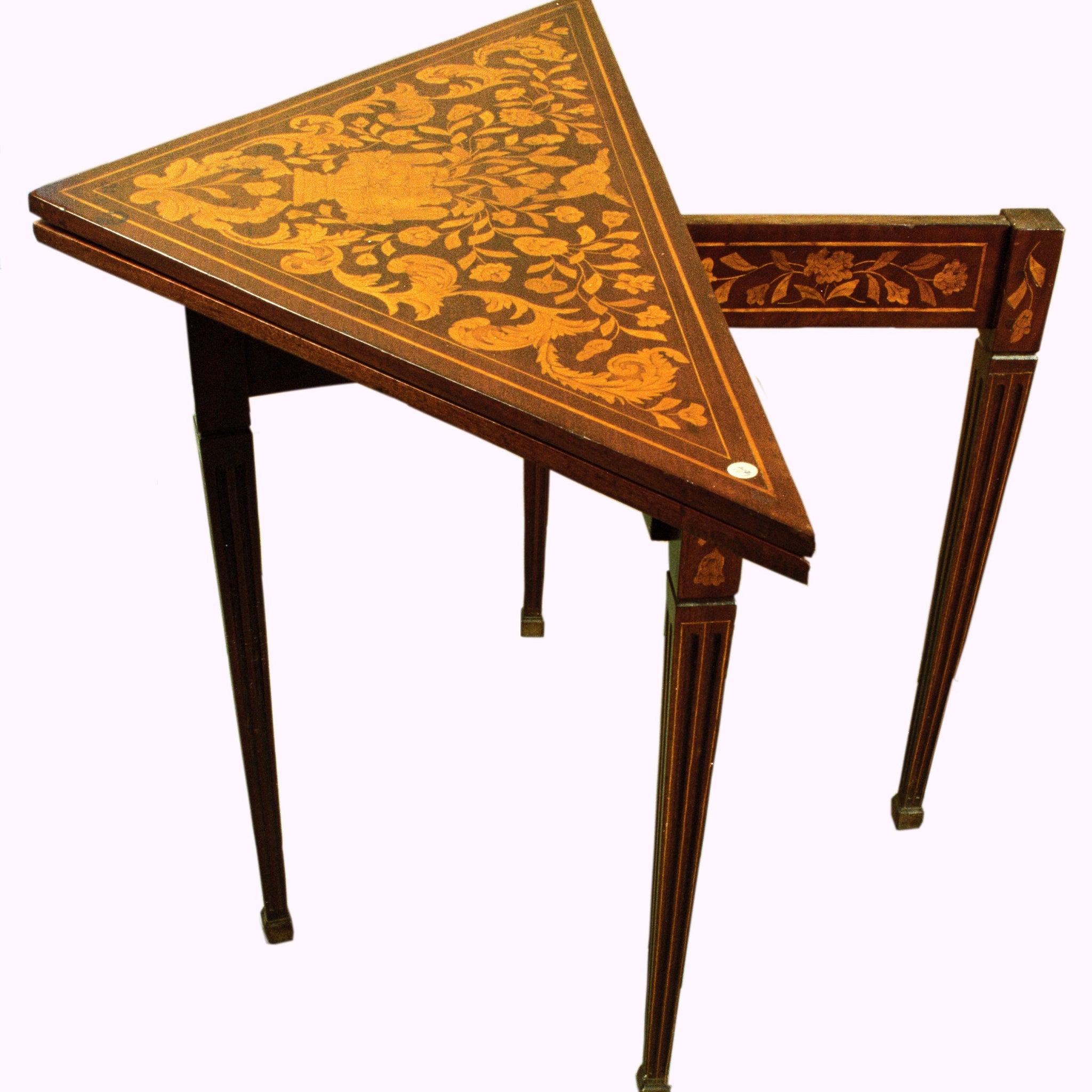Antico tavolo da gioco olandese del 1800 in mogano intarsiato acero