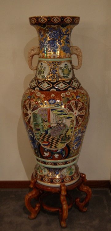 Pair of large, richly decorated Chinese vases