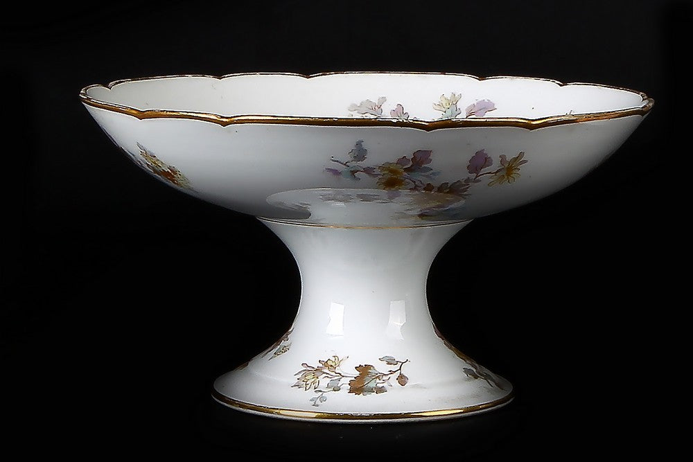 Servizio da tavola in porcellana di Limoges decorata a motivi floreali
