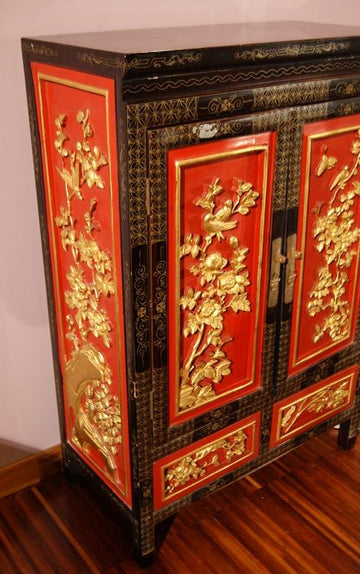 Antico credenzino cinese laccato nero rosso oro e fiori