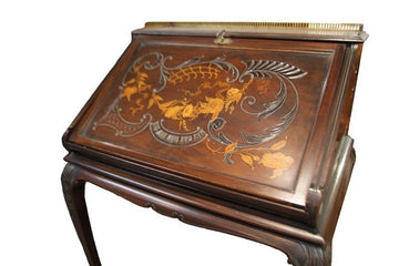 bureau a pente antique incrusté de style Chippendale des années 1700