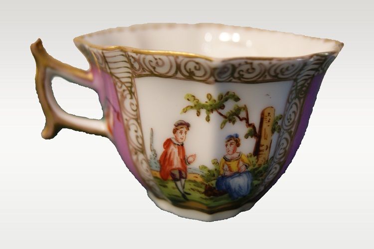 Antica tazzina con piattino da tè Meissen del 1800
