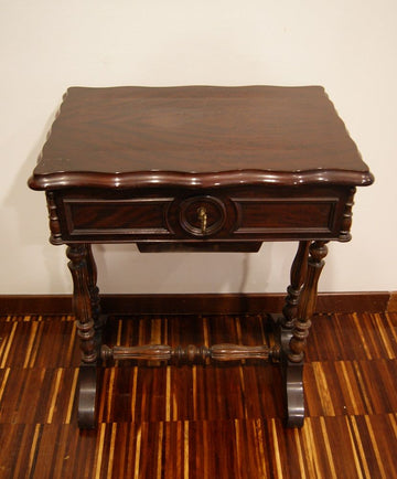 Antique French dressing table from the 1800s in Louis Philippe mahogany