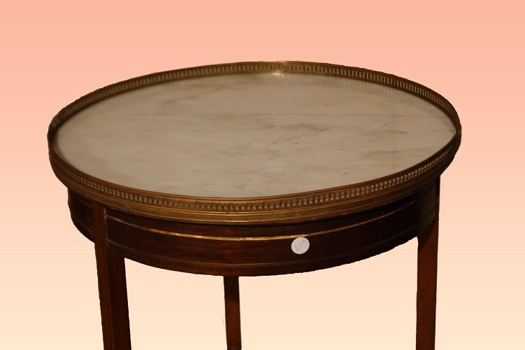 Antico tavolino del 1800 circolare con piano in marmo 