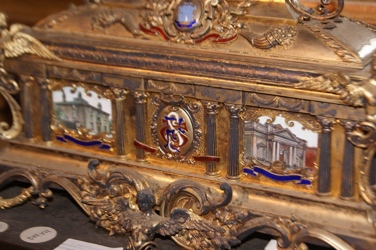Magnifico cofanetto porta gioie / documenti in argento rivestito d'oro vermeil