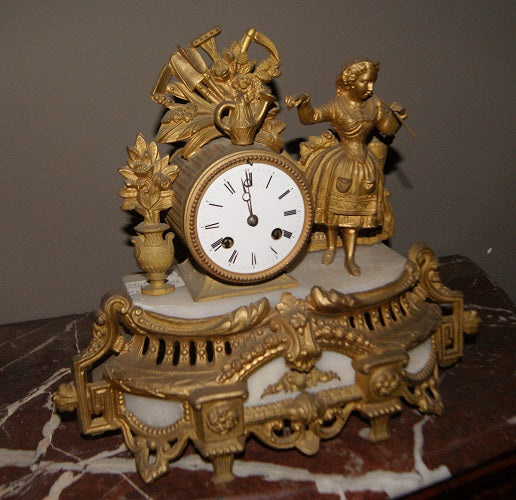 Orologio da tavolo francese del 1800 con raffigurato personaggio femminile