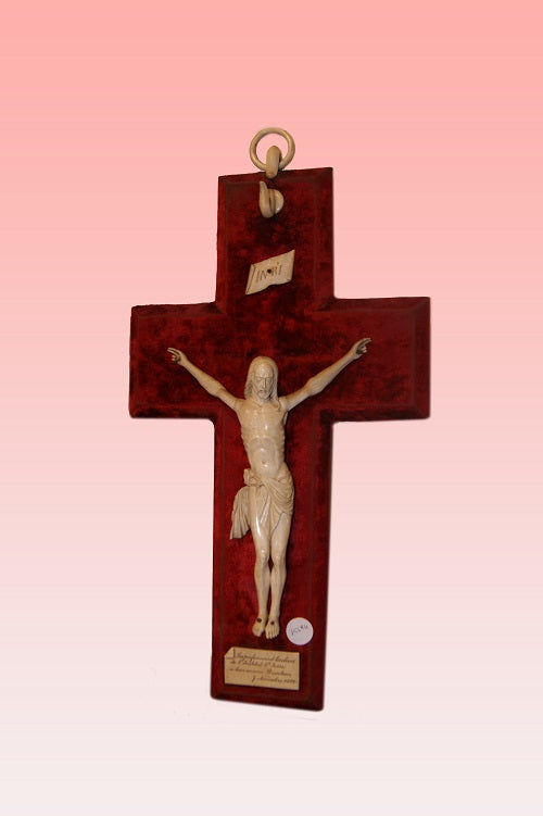 Crocifisso francese di inizio 1700, con grande cristo in avorio