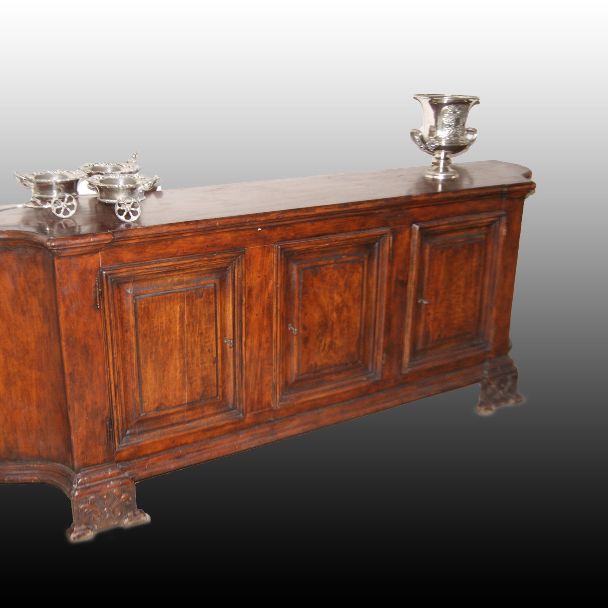 Credenza italiana di metà 1900 stile Luigi XIV